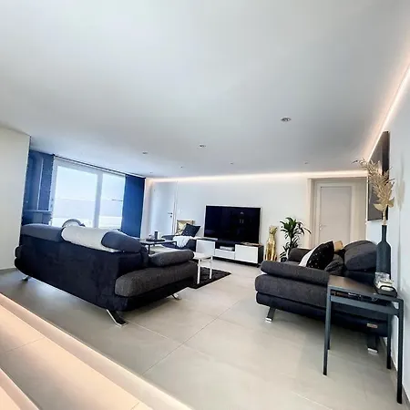 Appartement Moderne Avec Terrasse Et Piscine A Chatel Sur Bex Exterior photo