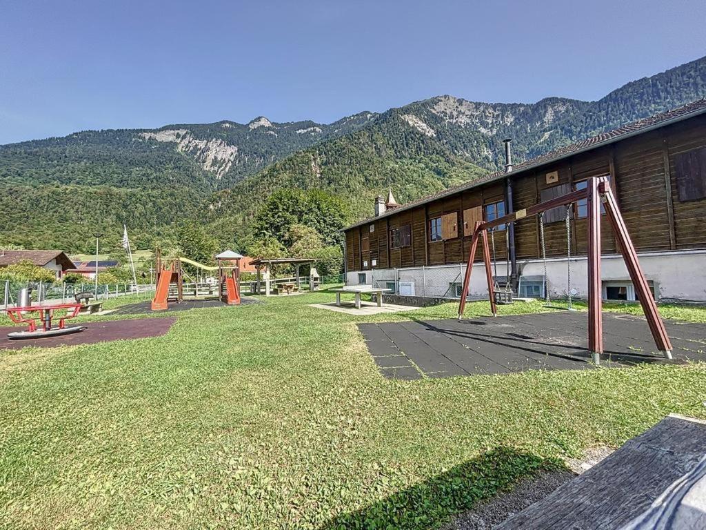 Moderne Avec Terrasse Et Piscine A Chatel Sur